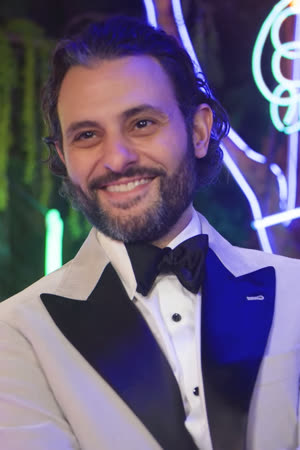 Portræt af Arian Moayed