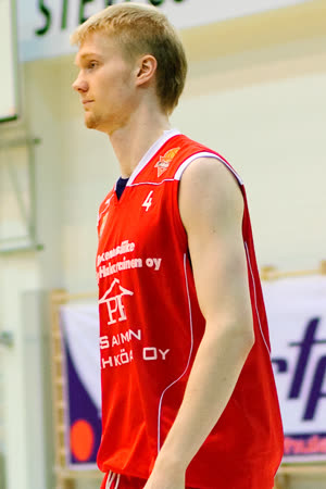 Portræt af Joonas Suotamo