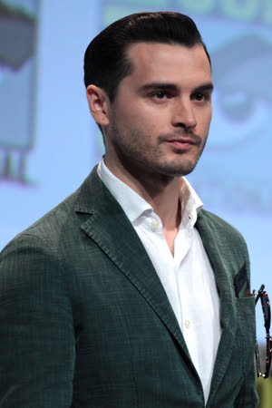 Portræt af Michael Malarkey