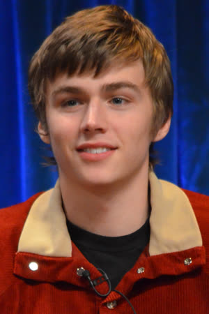 Portræt af Miles Heizer